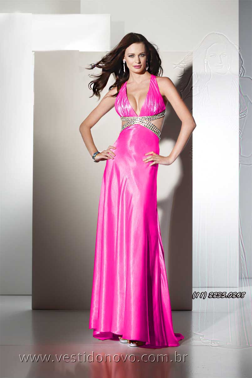 vestido numero pequeno em cetim importado em pink fuchsia decote costa cavada So Paulo